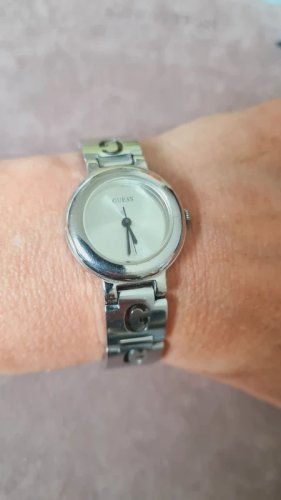 Montre GUESS femme ( révision à prévoir )