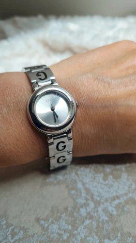 Montre GUESS femme ( révision à prévoir )