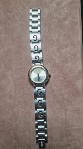 Montre GUESS femme ( révision à prévoir )