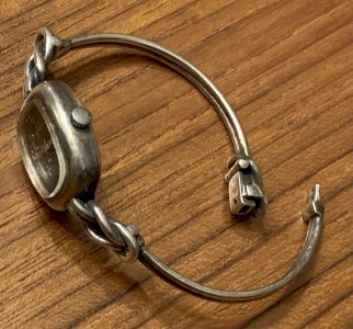 montre mécanique femme en argent Alexis barthelay poinçon crabe fonctionne