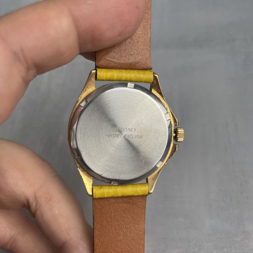 Montre quartz DISNEY WATCH Avronel Mickey bracelet jaune fonctionne pile neuve