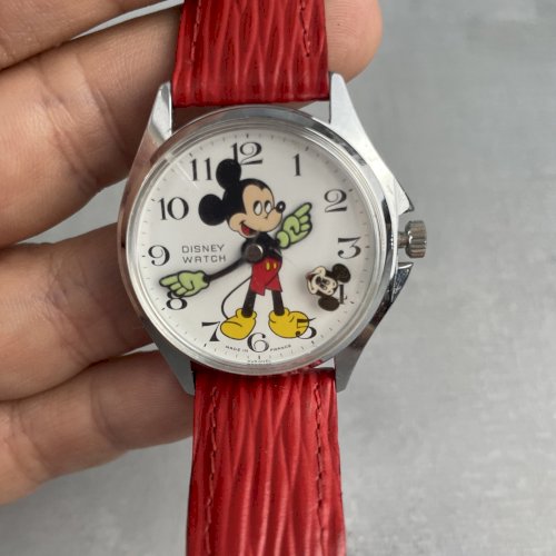 Montre quartz DISNEY WATCH Avronel Mickey bracelet rouge fonctionne pile neuve