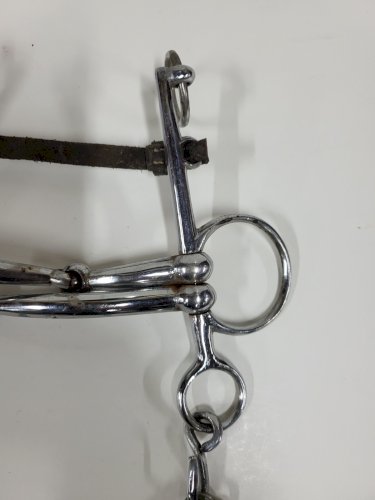 MORS DE CHEVAL EN METAL ET CUIR N° 2
