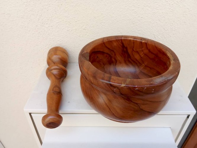 mortier en bois d'Olivier avec son pilon