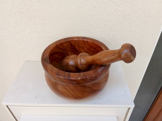 mortier en bois d'Olivier avec son pilon