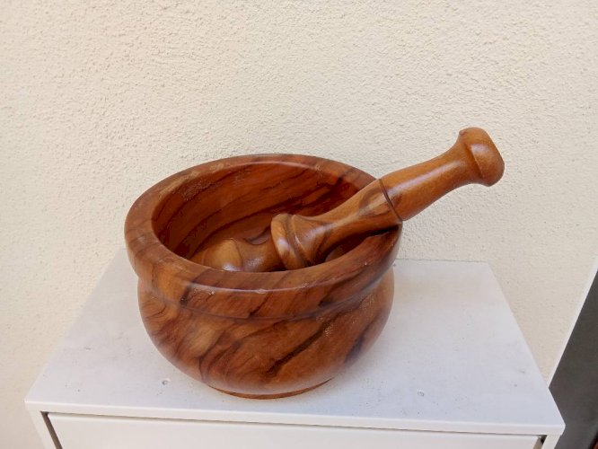 mortier en bois d'Olivier avec son pilon