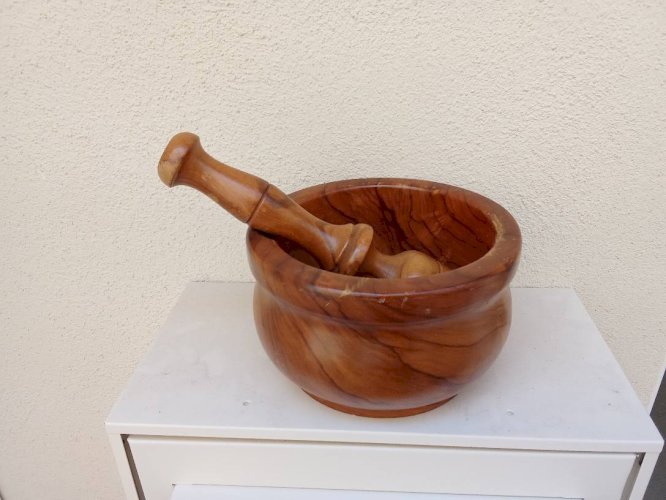 mortier en bois d'Olivier avec son pilon