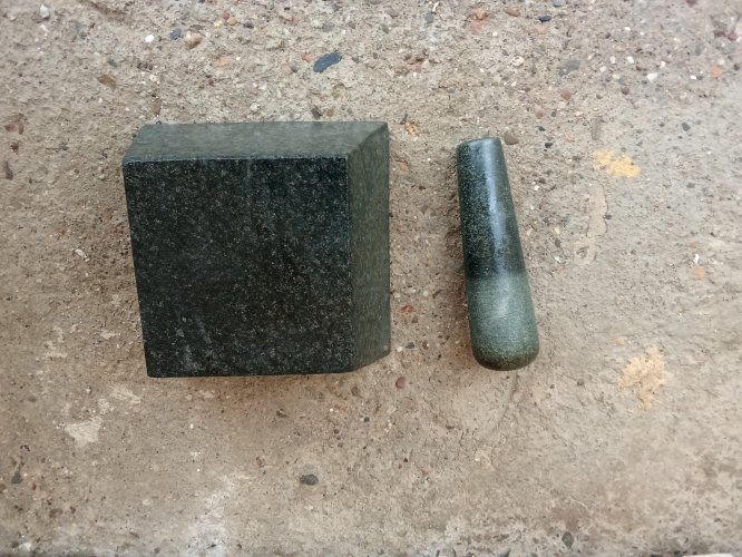 Mortier en pierre naturelle granit de forme géométrique 