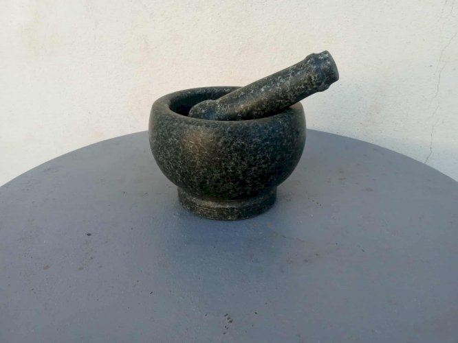 Mortier & pilon en granit – Pour épices & herbes 