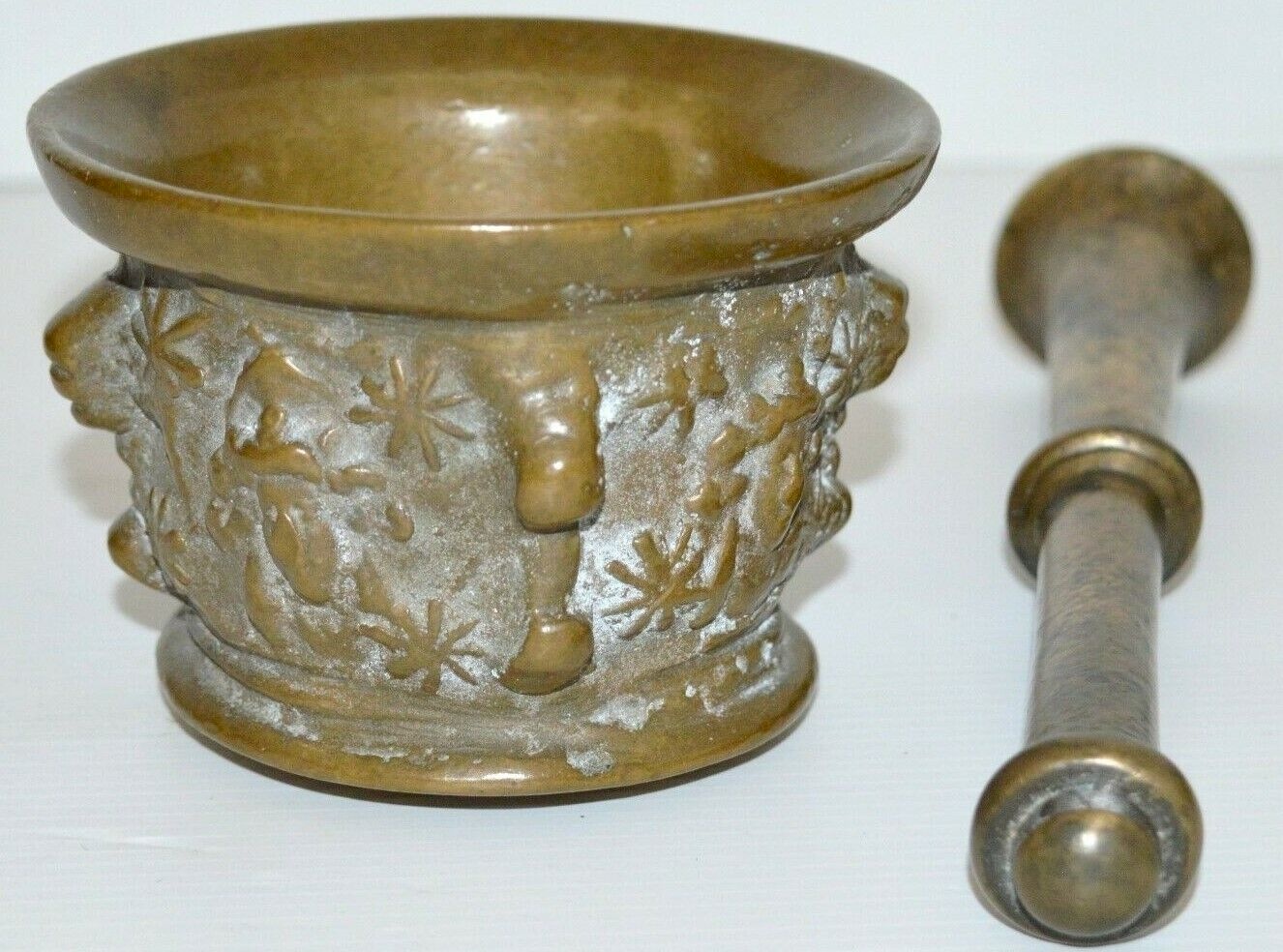 Ancien Mortier Et Pilon En Bois Sculpté – XVIIIe Siècle France