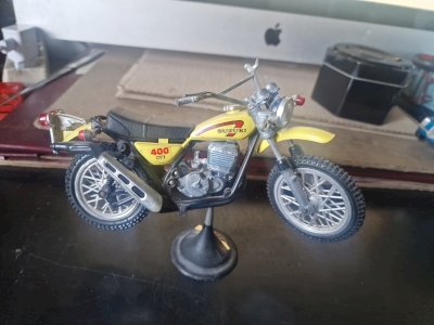 Moto Suzuki 400 CCI Cross Polistil 1/12