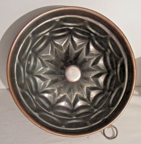 Moule à gâteau 1900 à kouglof, en cuivre étamé, étoile à 12 branches et cheminée