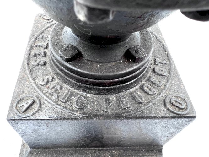 Moulin à café de comptoir Peugeot ancien – Fonte – Modèle A – XIXe / début XXe