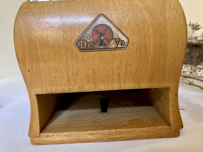 Moulin à café en bois, marque Deve (Pays-bas), années 1950
