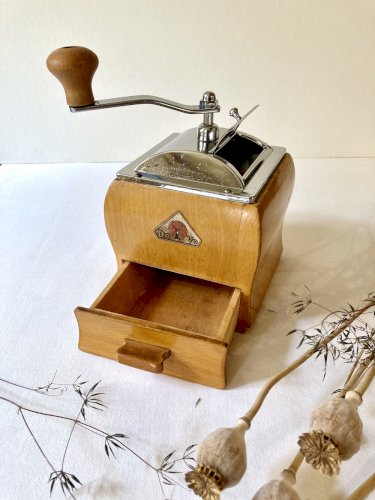 Moulin à café en bois, marque Deve (Pays-bas), années 1950
