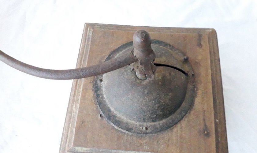 Moulin à café en bois Peugeot