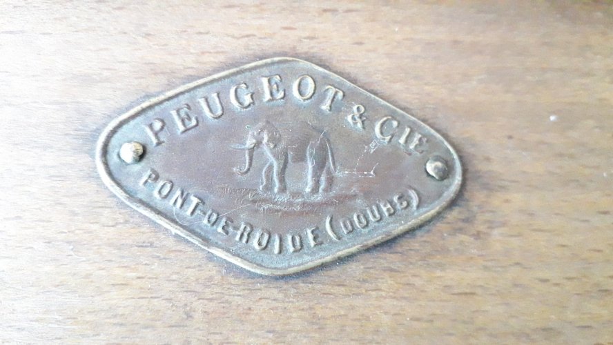 Moulin à café en bois Peugeot