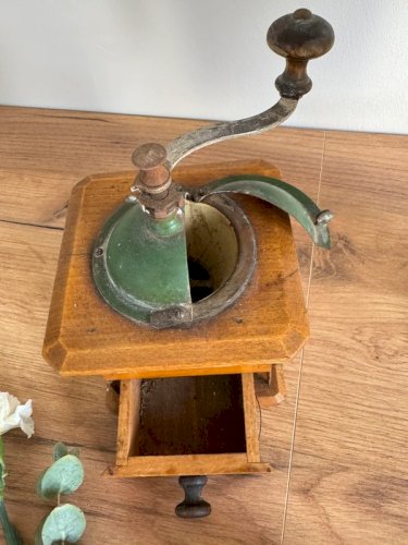 Moulin à café Peugeot vert