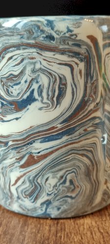 Mug en céramique artisanale signé décor marbré, pièce unique
