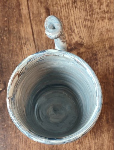 Mug en céramique artisanale signé décor marbré, pièce unique