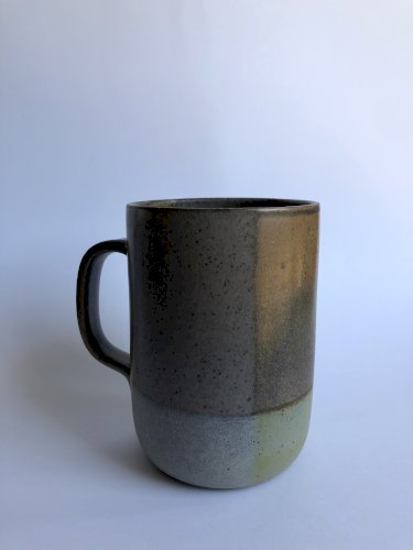 Mug en grès artisanal 