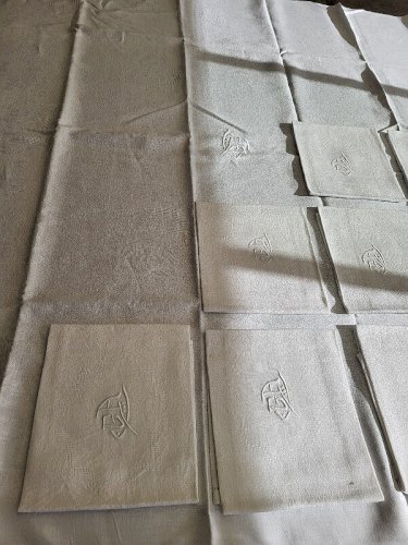 NAPPE + 12 SERVIETTES ANCIENNES MONOGRAMMEES GA