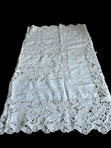 Nappe Ancienne 19e Siècle collection Coton Dimension 148x216 broderie Richelieu