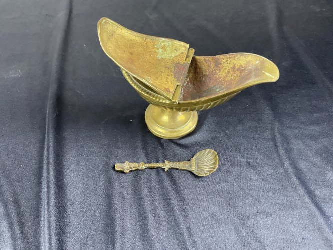 Navette encensoir église messe XIXème siècle bronze