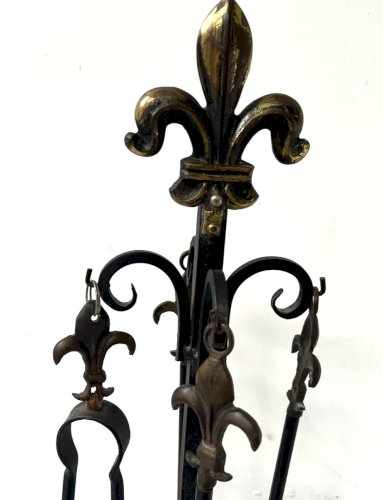 Necessaire de cheminée en fer forgé et bronze XX siècle