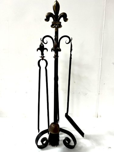 Necessaire de cheminée en fer forgé et bronze XX siècle