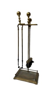 Necessaire de cheminée en laiton de style renaissance