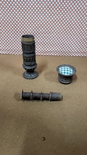 NECESSAIRE DE COUTURE EN BOIS SCULPTE 1900