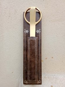 Necessary for mail. Manufacturer Le Tanneur.