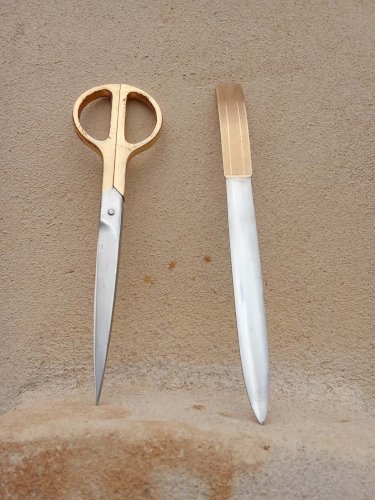 Nécessaire pour courrier. Fabriquant Le Tanneur