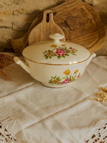 Nestor, la soupière en faïence N°497