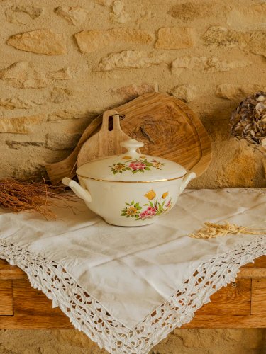 Nestor, la soupière en faïence N°497