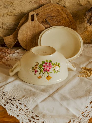 Nestor, la soupière en faïence N°497