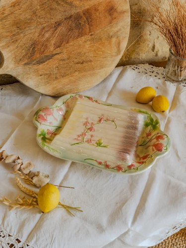 Nestor, le plat à asperges en barbotine N°489