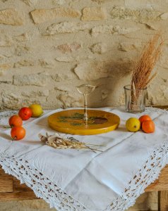 Nestor, the porcelain cheese platter No. 488