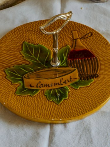 Nestor, le plateau de fromage en faïence N°488