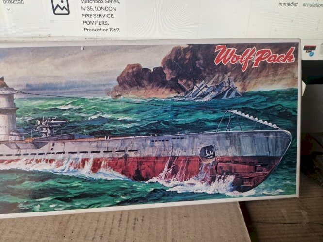 NICHIMO MAQUETTE SOUS MARIN ALLEMAND U-BOAT TYPE IXB- 1.200e