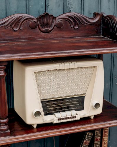 Nour, la radio beige vintage N°25