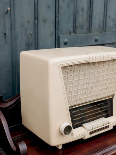Nour, la radio beige vintage N°25