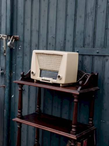 Nour, la radio beige vintage N°25