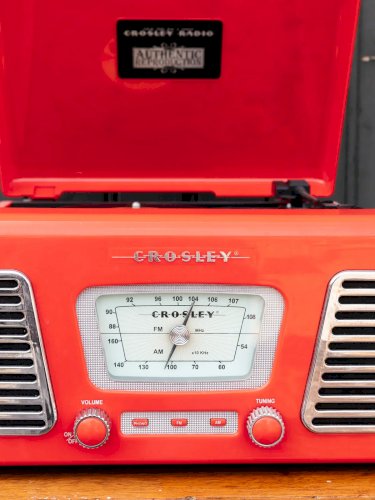 Nour, le tourne-disque vintage N°24