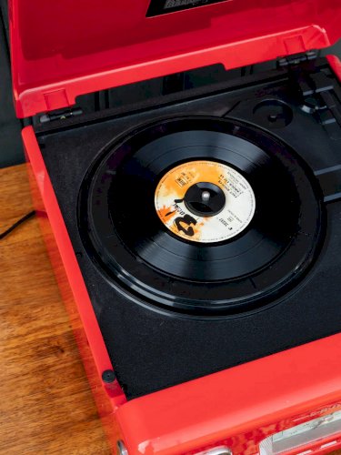 Nour, le tourne-disque vintage N°24