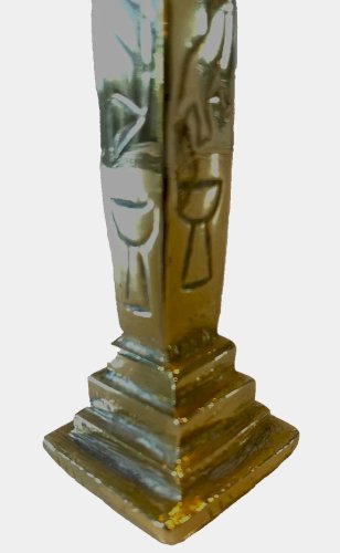 Obélisque en bronze a décor d'écriture en hiéroglyphe XX siècle