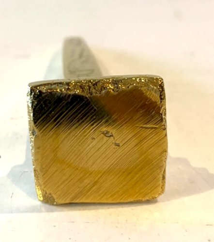 Obélisque en bronze a décor d'écriture en hiéroglyphe XX siècle