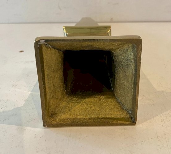 Obélisque en bronze lustré et poli XX siècle