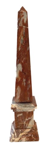 Obélisque en marbre rouge veiné XX siècle